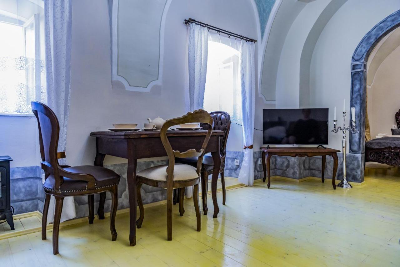 Apartman Charlotte V Dome So Studnou Na Streche Banská Štiavnica Kültér fotó