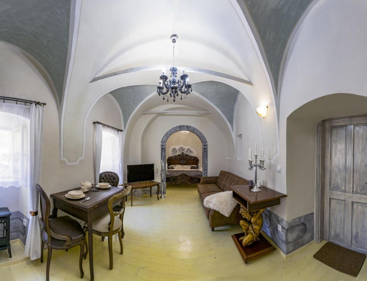 Apartman Charlotte V Dome So Studnou Na Streche Banská Štiavnica Kültér fotó