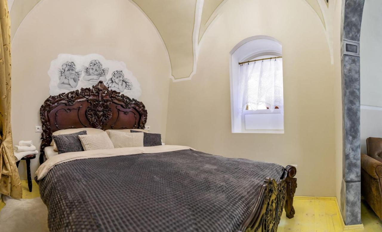 Apartman Charlotte V Dome So Studnou Na Streche Banská Štiavnica Kültér fotó