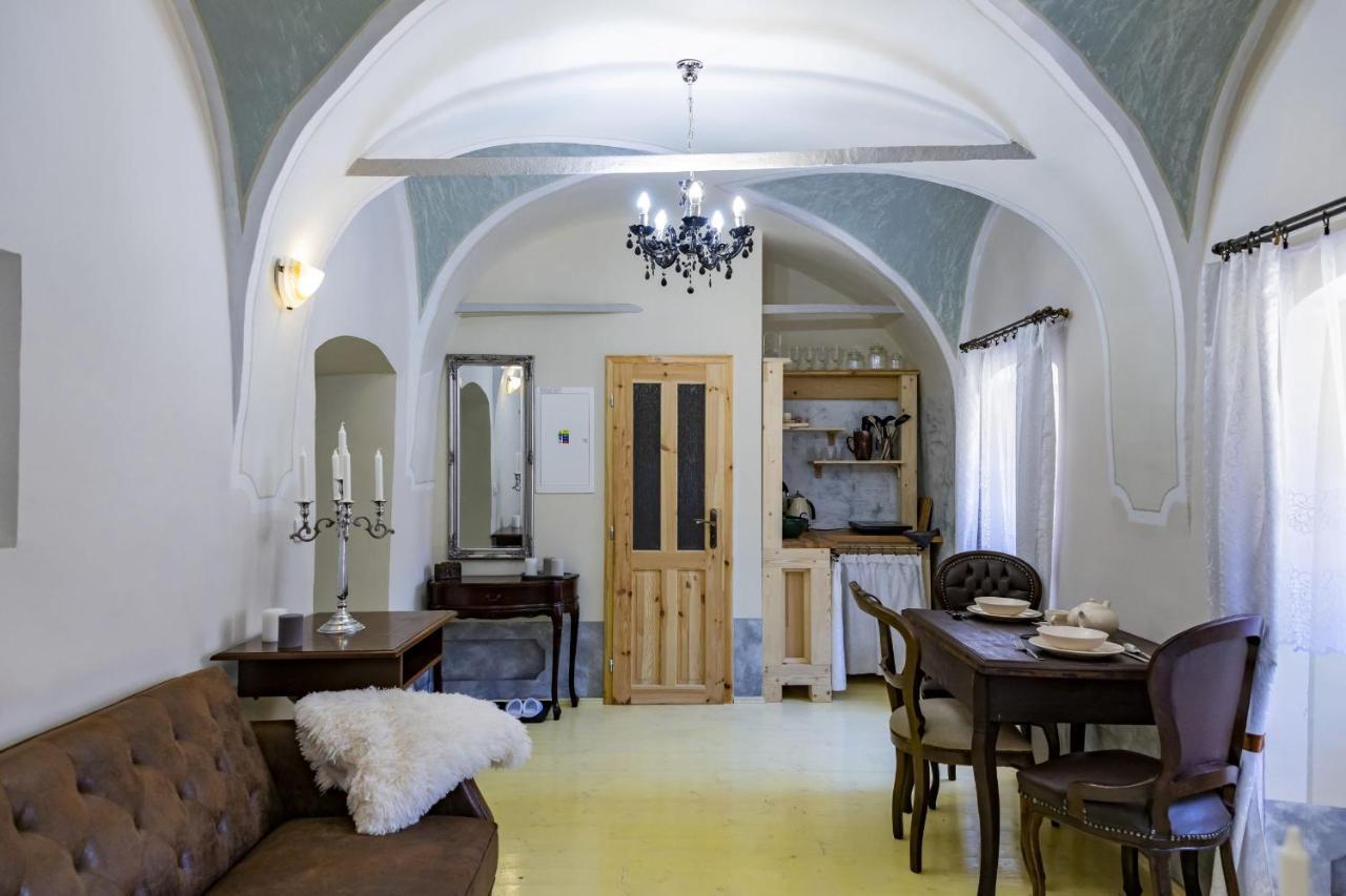 Apartman Charlotte V Dome So Studnou Na Streche Banská Štiavnica Kültér fotó
